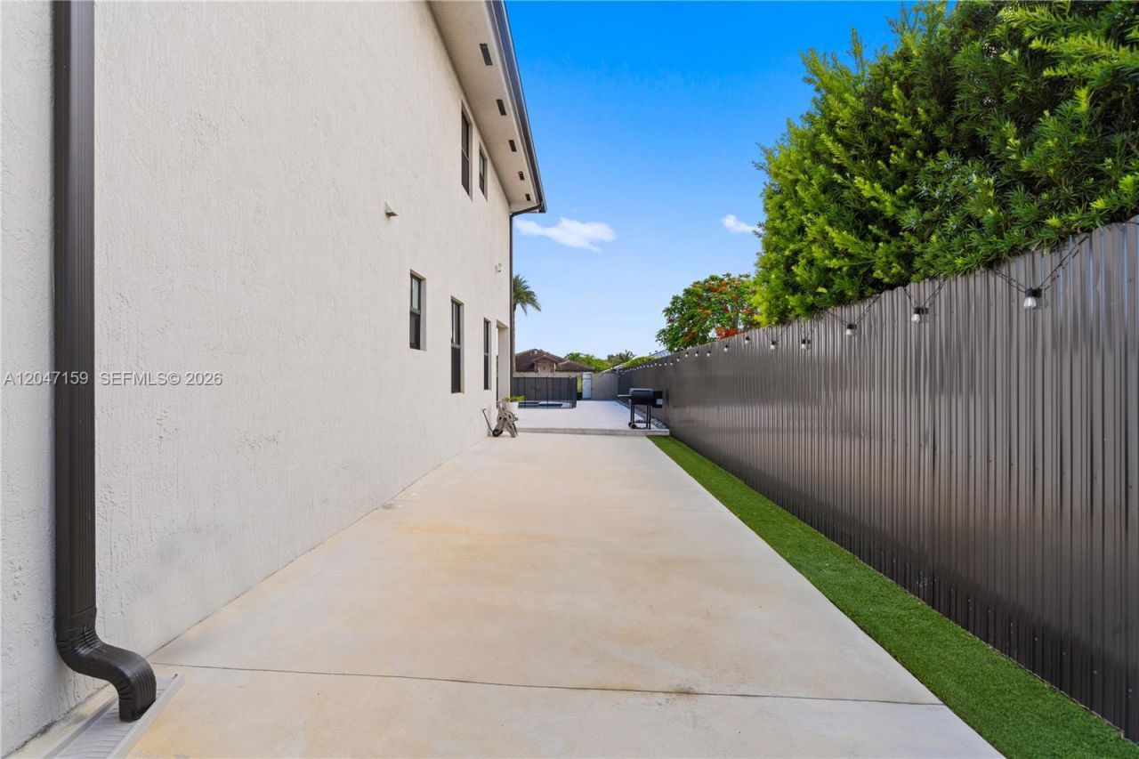 14747 SW 38th Ter , Miami, FL 33185 Photo