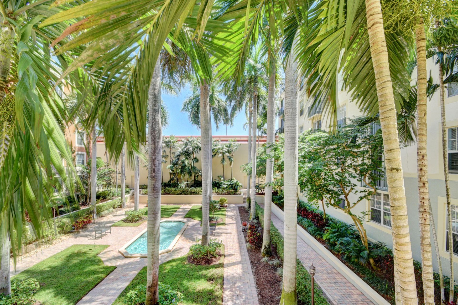 720 S Sapodilla Avenue, Unit 208, West Palm Beach, FL 33401 Photo