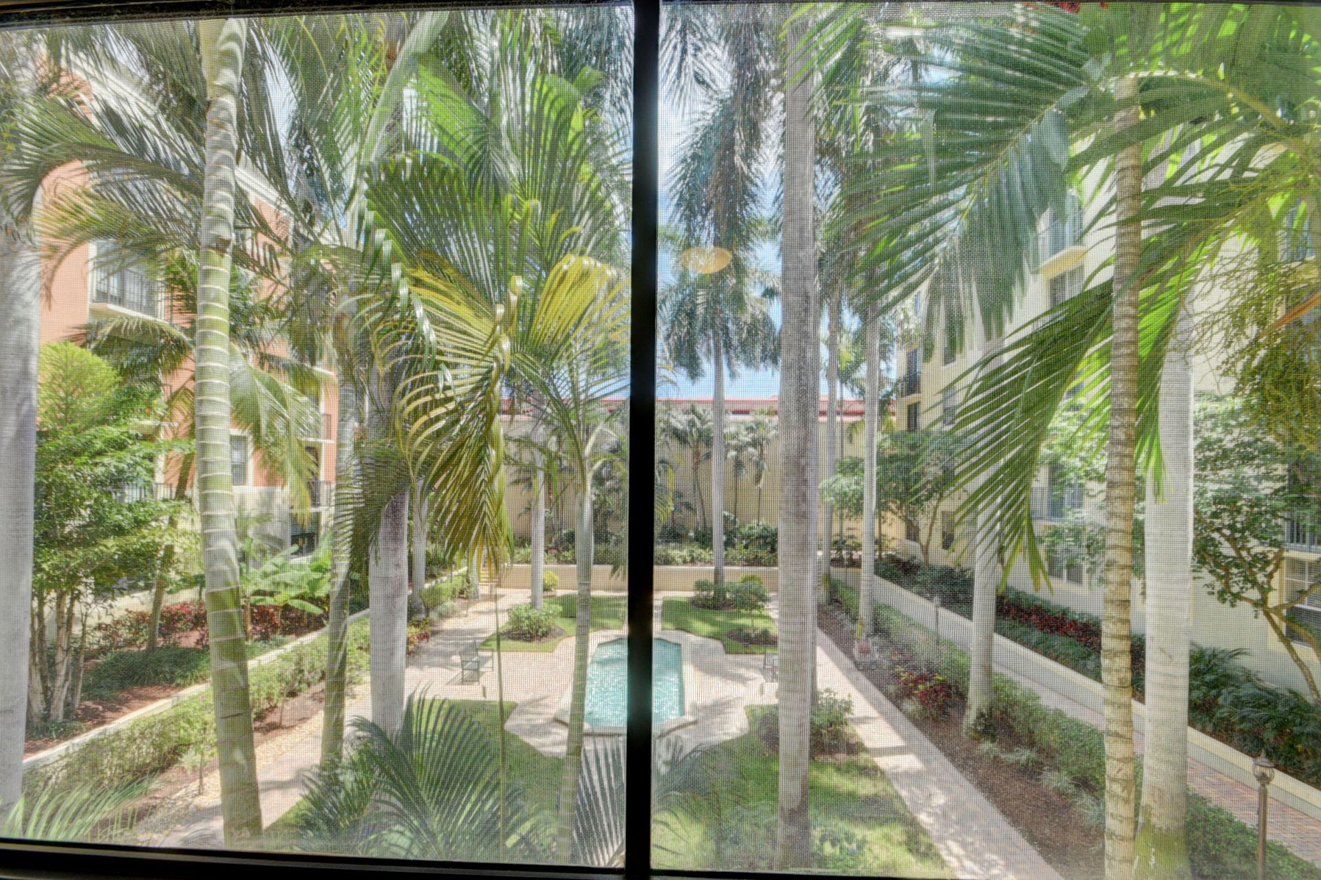 720 S Sapodilla Avenue, Unit 208, West Palm Beach, FL 33401 Photo