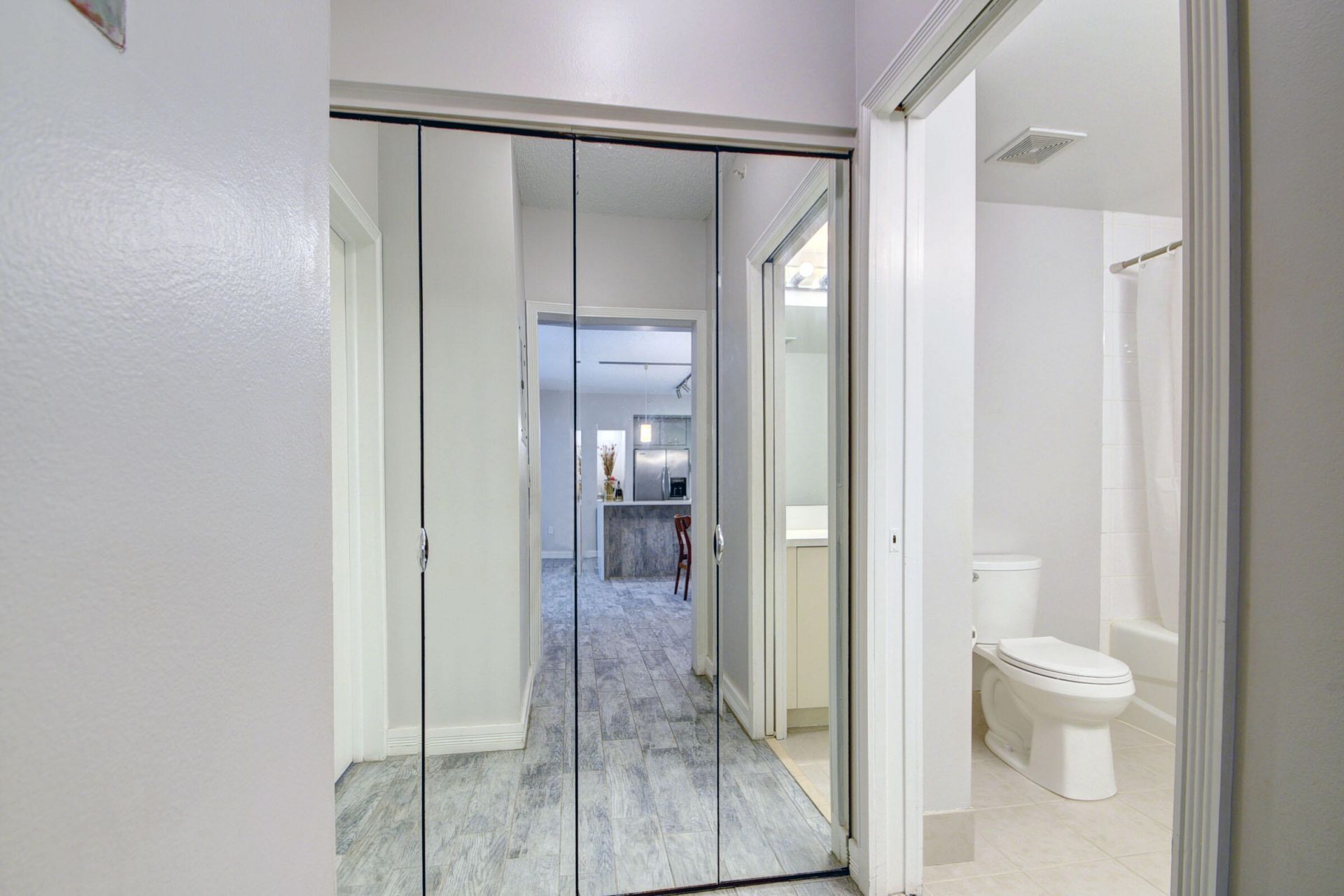 720 S Sapodilla Avenue, Unit 208, West Palm Beach, FL 33401 Photo