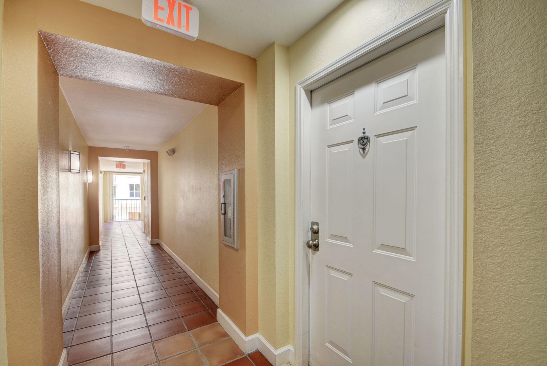 720 S Sapodilla Avenue, Unit 208, West Palm Beach, FL 33401 Photo