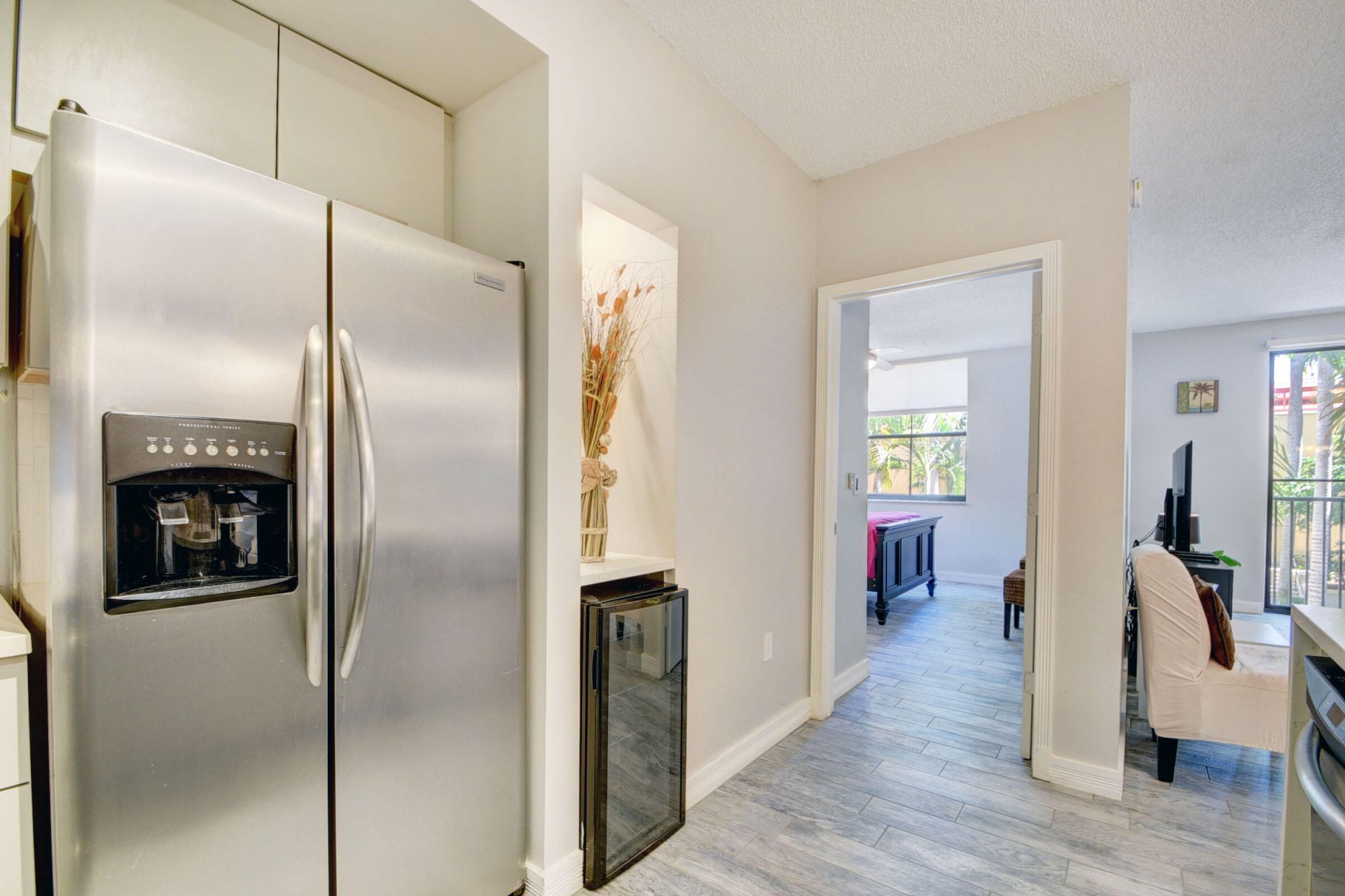 720 S Sapodilla Avenue, Unit 208, West Palm Beach, FL 33401 Photo