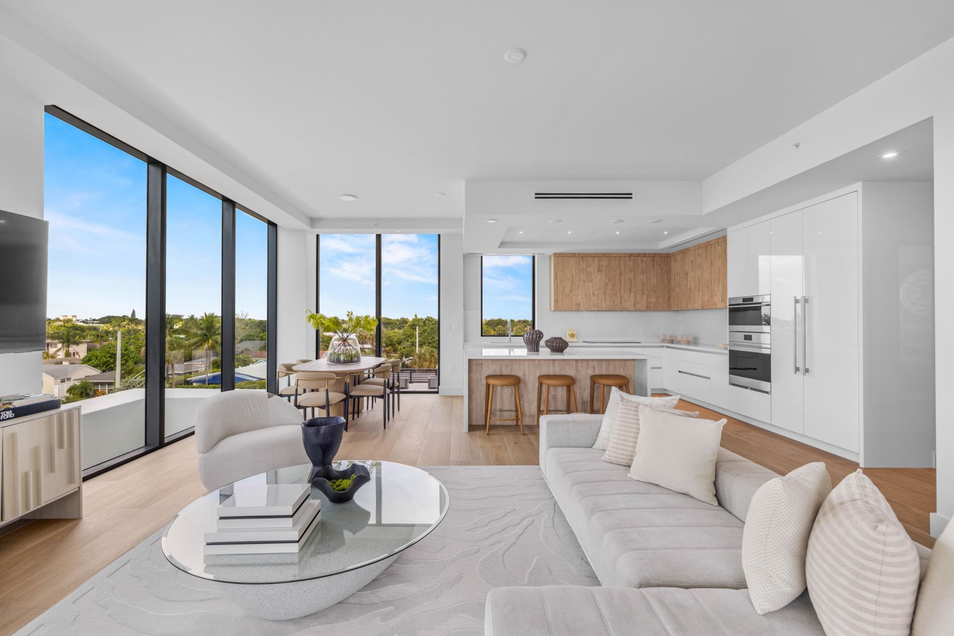 305 Briny Avenue, Unit 301, Pompano Beach, FL 33062 Photo