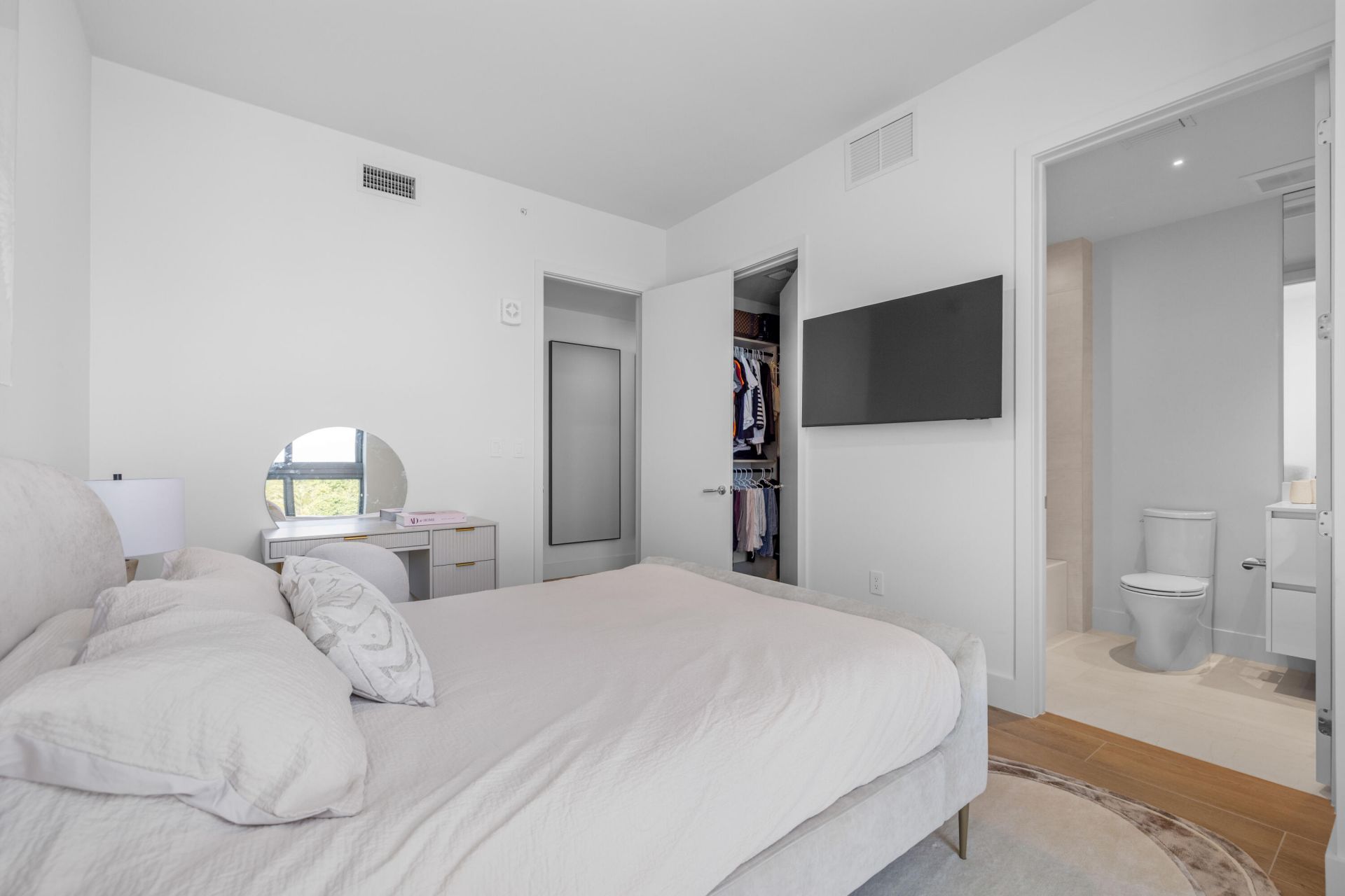 305 Briny Avenue, Unit 301, Pompano Beach, FL 33062 Photo