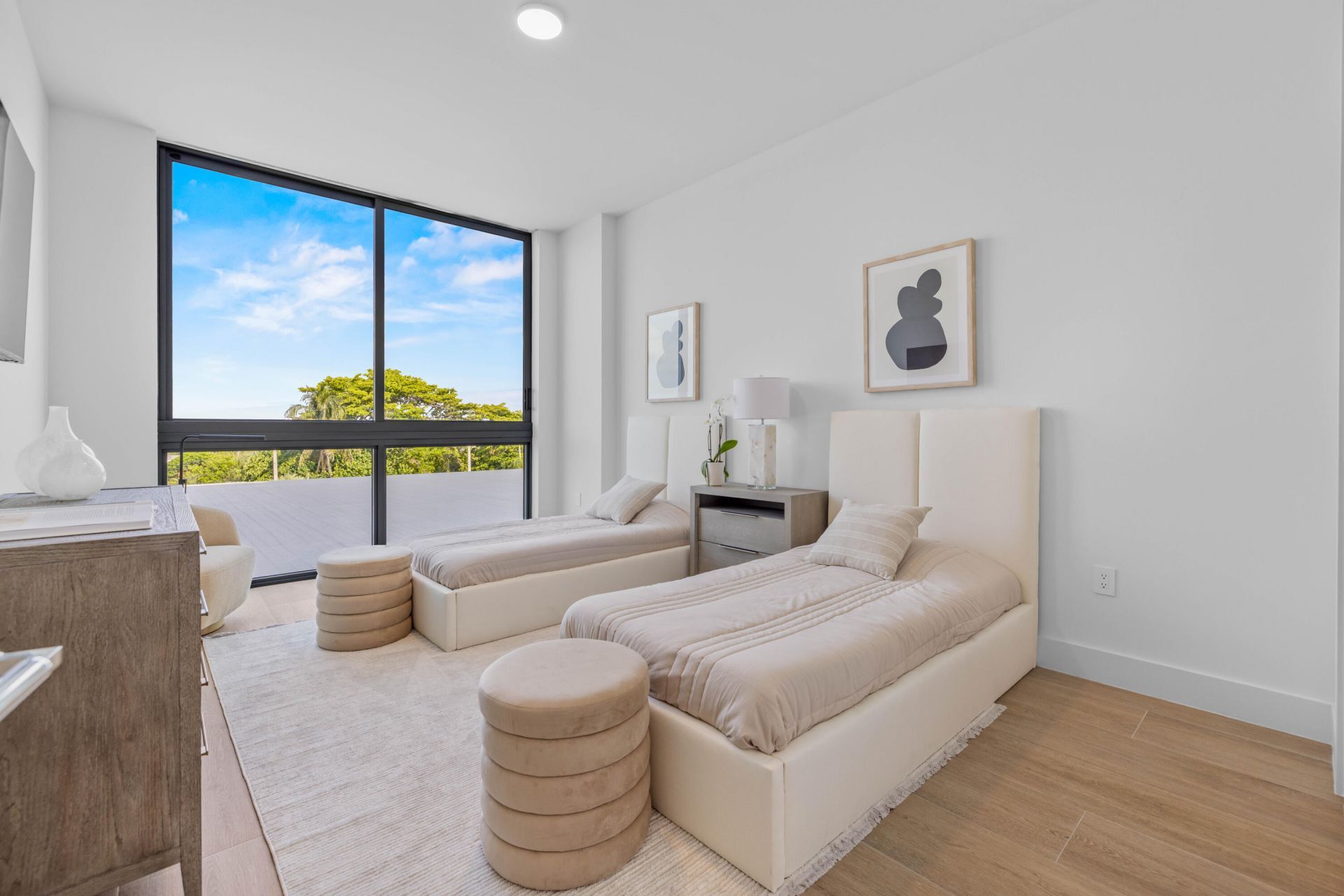 305 Briny Avenue, Unit 301, Pompano Beach, FL 33062 Photo