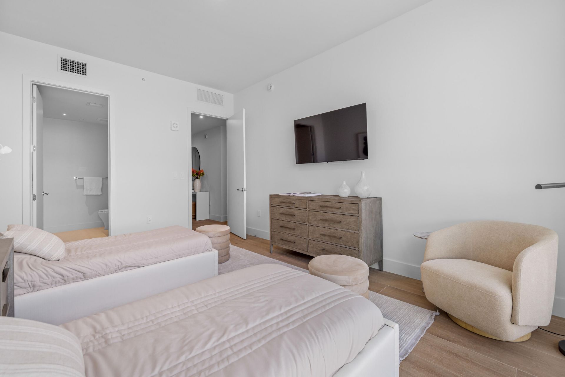 305 Briny Avenue, Unit 301, Pompano Beach, FL 33062 Photo
