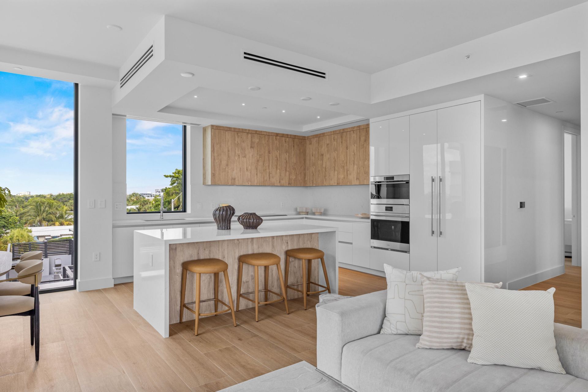 305 Briny Avenue, Unit 301, Pompano Beach, FL 33062 Photo