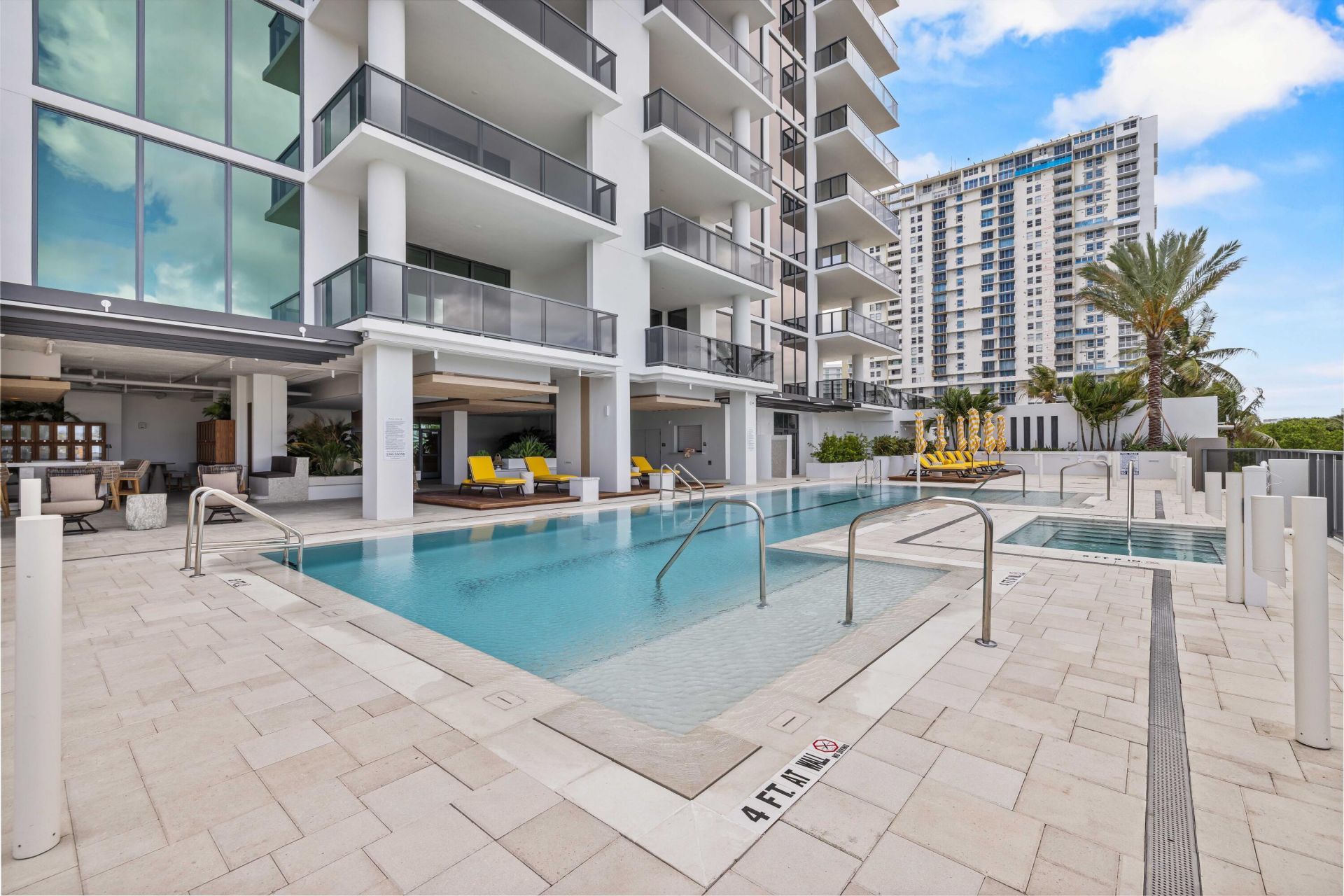 305 Briny Avenue, Unit 301, Pompano Beach, FL 33062 Photo