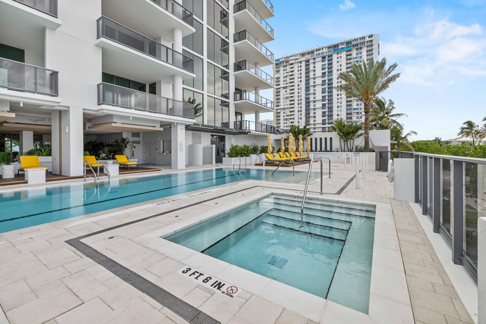 305 Briny Avenue, Unit 301, Pompano Beach, FL 33062 Photo