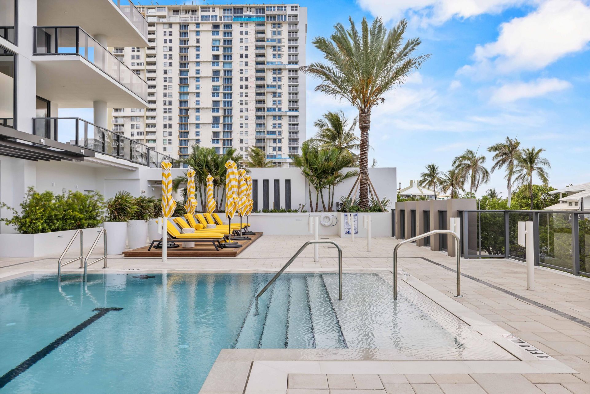 305 Briny Avenue, Unit 301, Pompano Beach, FL 33062 Photo