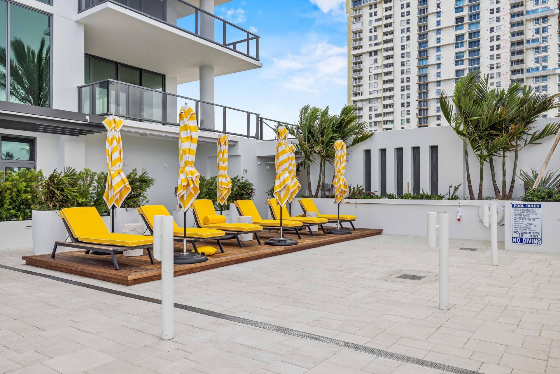 305 Briny Avenue, Unit 301, Pompano Beach, FL 33062 Photo