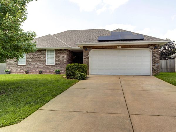 313 N Richards Castle Drive , Nixa, MO 65714