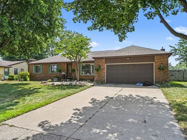 3893 Granada Court NW, Grand Rapids, MI 49534
