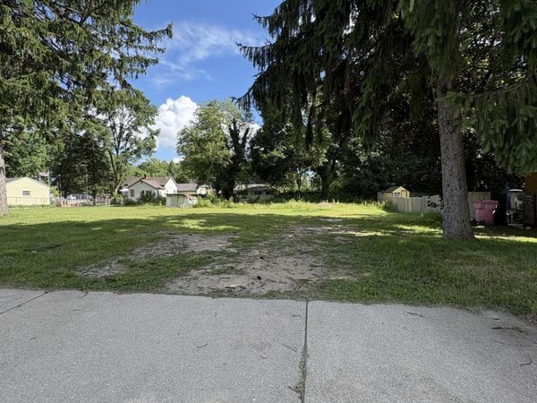 276 E Center Street, Coloma, MI 49038