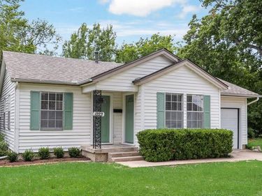 1223 Casa Vale Drive, Dallas, TX 75218