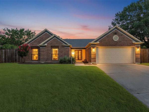 7609 Greenleaf Court, North Richland Hills, TX 76182