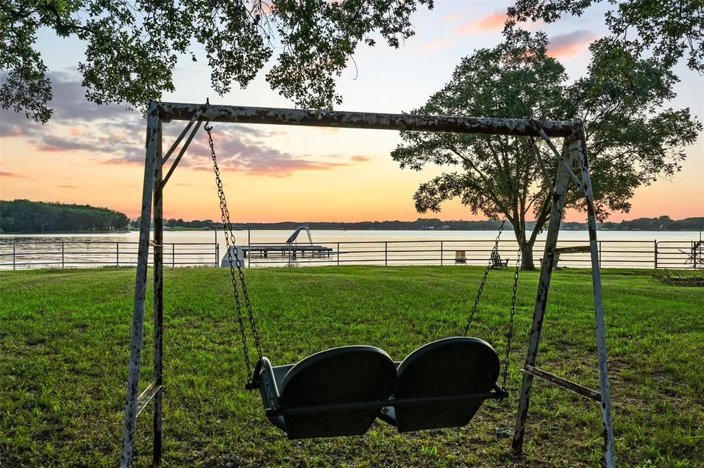 7401 Oakview Drive, Bonham, TX 75418 Main Photo