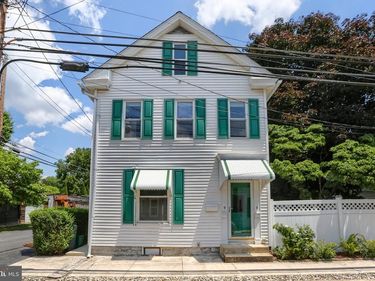 9 S WASHINGTON STREET, MECHANICSBURG, PA 17055