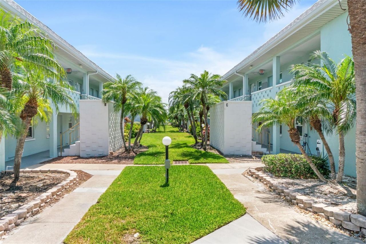 611 Gulf Drive N, Unit C27, Bradenton Beach, FL 34217 Photo