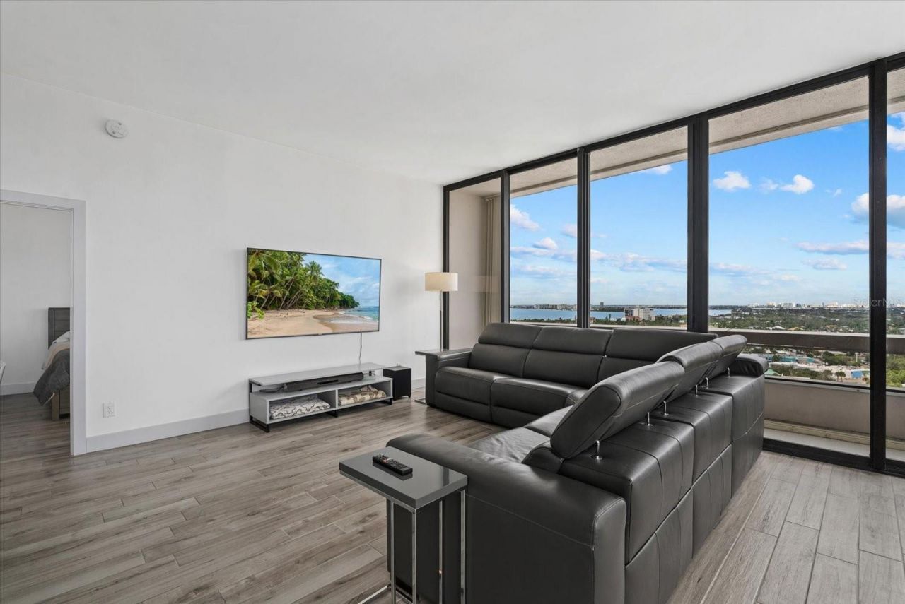 5400 Ocean Boulevard, Unit 17-04, Sarasota, FL 34242 Photo