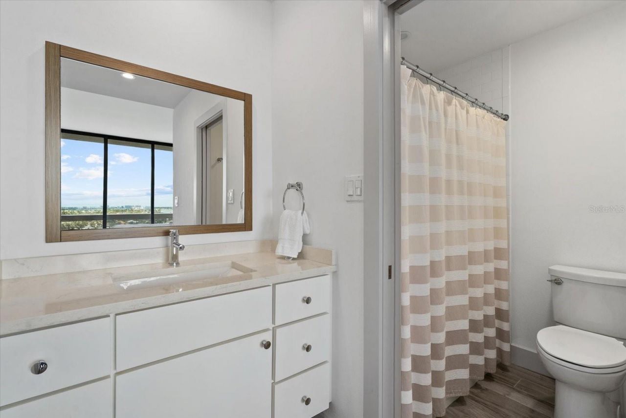 5400 Ocean Boulevard, Unit 17-04, Sarasota, FL 34242 Photo