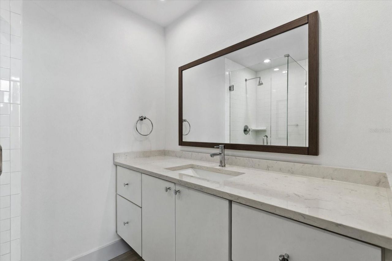 5400 Ocean Boulevard, Unit 17-04, Sarasota, FL 34242 Photo