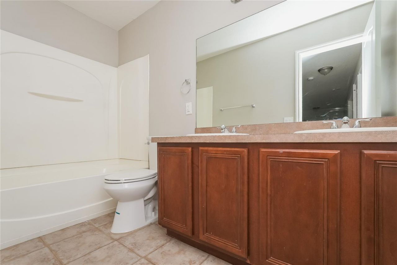 12125 Fox Bloom Avenue, Gibsonton, FL 33534 Photo