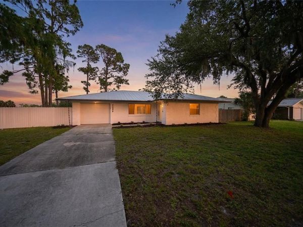 2506 LAKESHORE CIRCLE , PORT CHARLOTTE, FL 33952