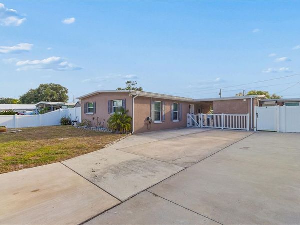 1715 WAIKIKI WAY , TAMPA, FL 33619
