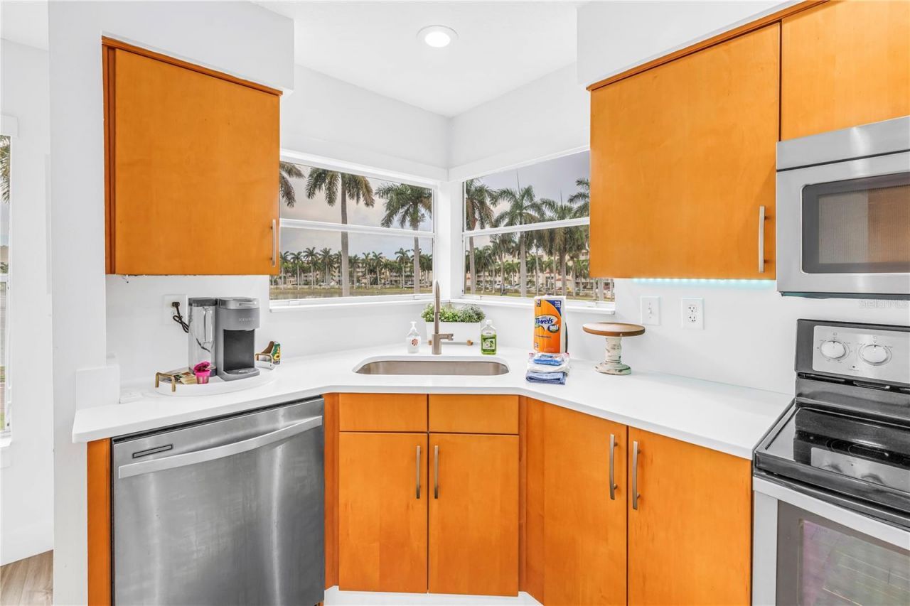 6100 Bahia Del Mar Circle, Unit 205, Saint Petersburg, FL 33715 Photo