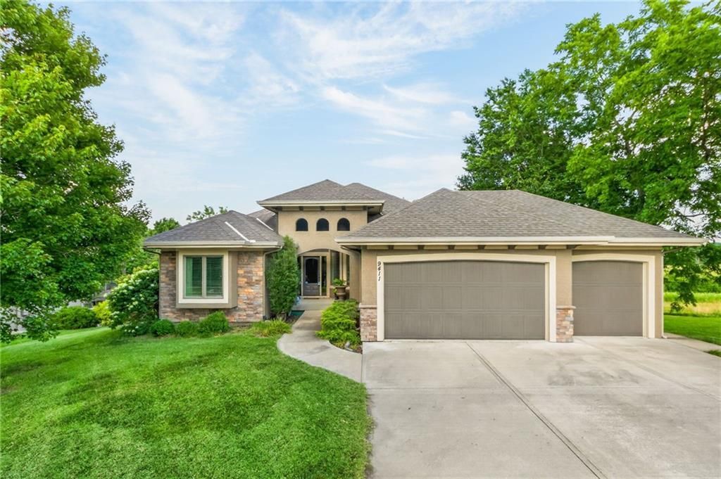 9411 N Kensington Avenue, Kansas City, MO 64156 Main Photo