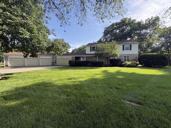 809 Mcclaran Avenue , Aurora, IL 60506