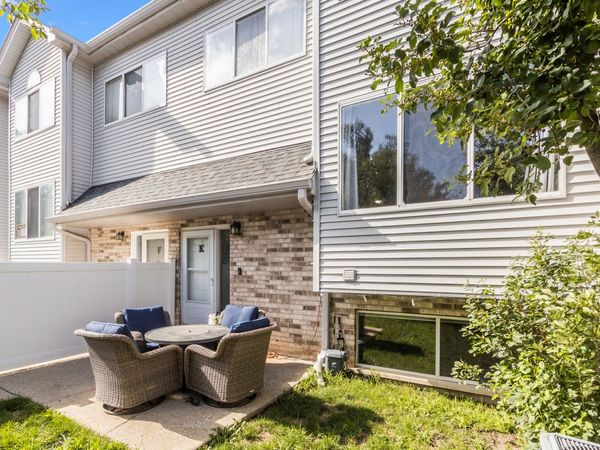 272 Park Ridge Lane , Unit E, Aurora, IL 60504