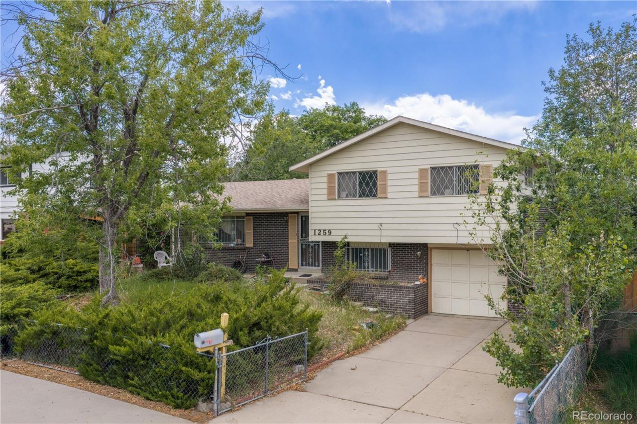 1259 Dearborn Street, Aurora, CO 80011 Main Photo