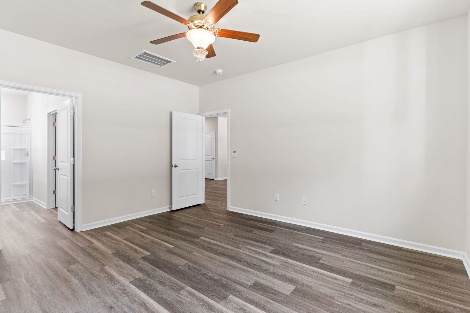 338 Ridley St Photo 22
