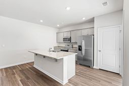 338 Ridley St photo 4