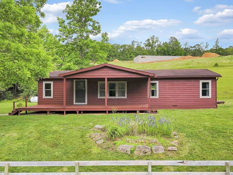 4390 Van Horn Road SW, Bremen, OH 43107 Photo 2