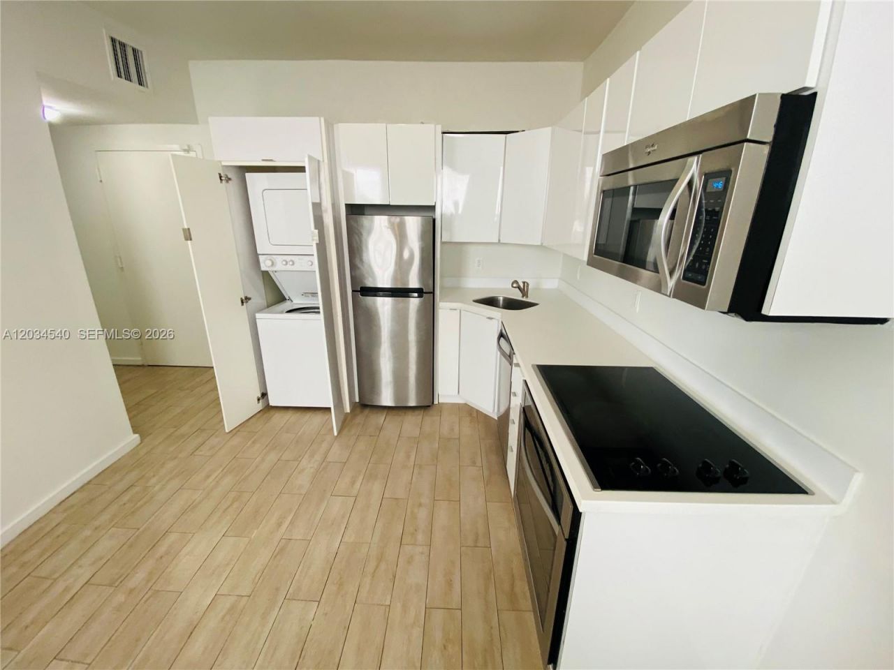 1611 Meridian Ave , Unit 305, Miami Beach, FL 33139 Photo