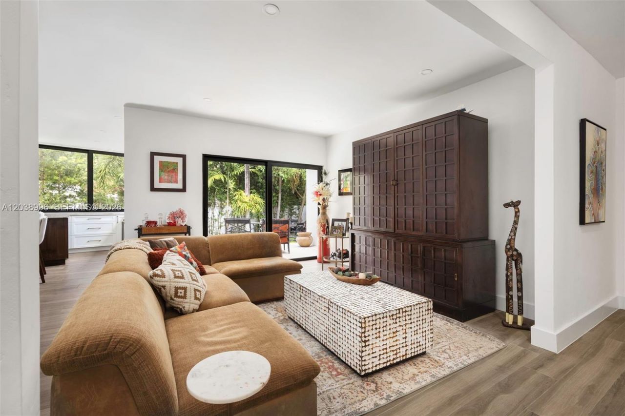 3303 Halissee St , Coconut Grove, FL 33133 Photo