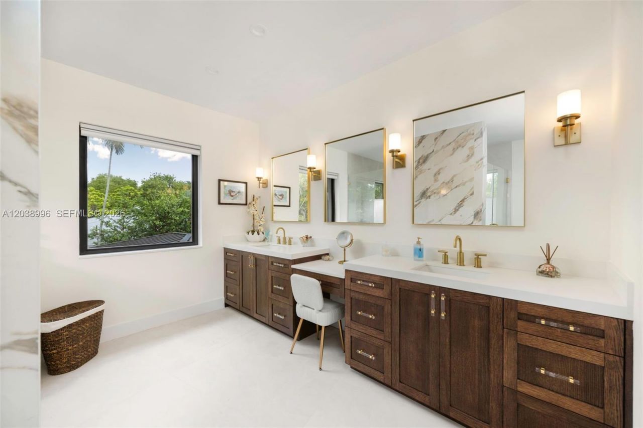 3303 Halissee St , Coconut Grove, FL 33133 Photo