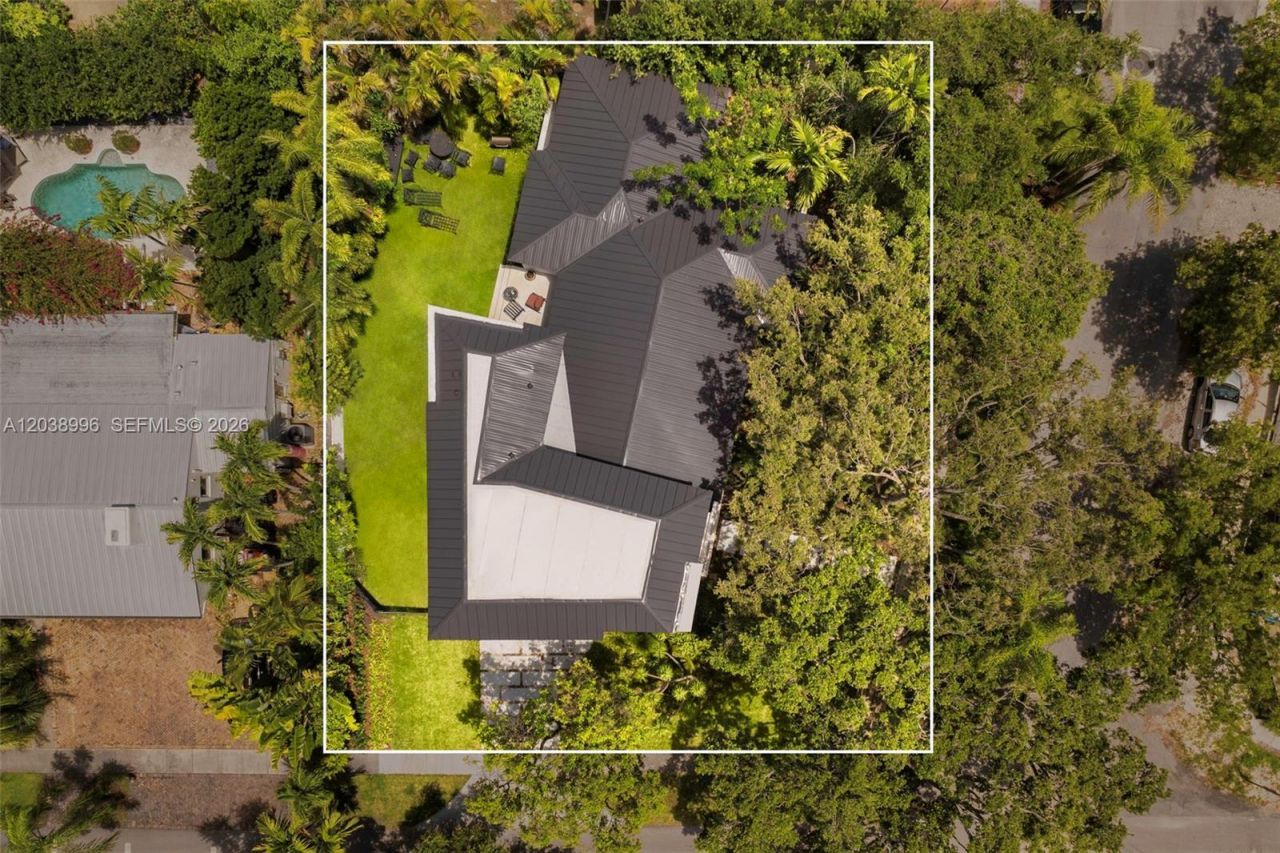 3303 Halissee St , Coconut Grove, FL 33133 Photo
