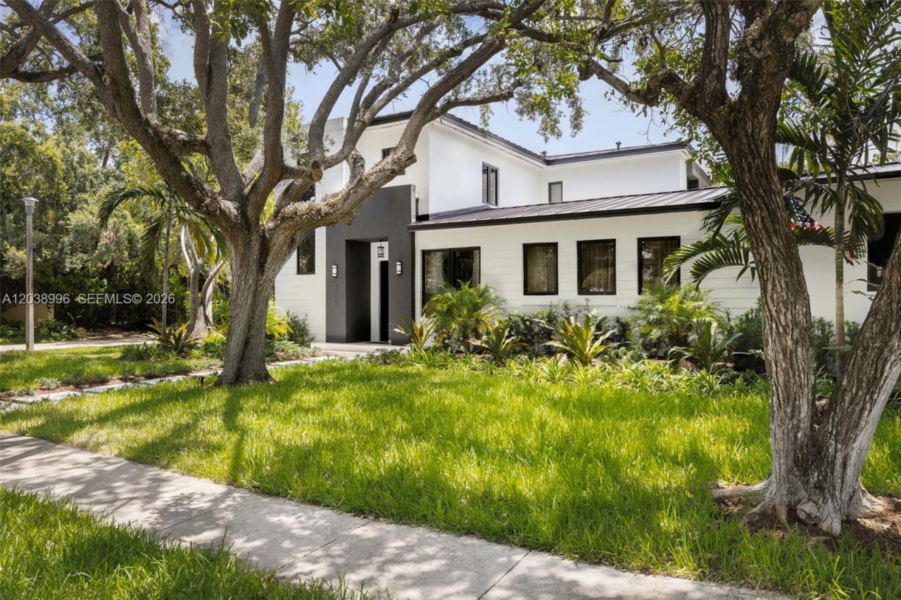 3303 Halissee St , Coconut Grove, FL 33133 Photo