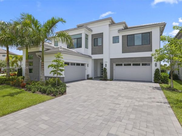 12866 Crane Xing, Palm Beach Gardens, FL 33412
