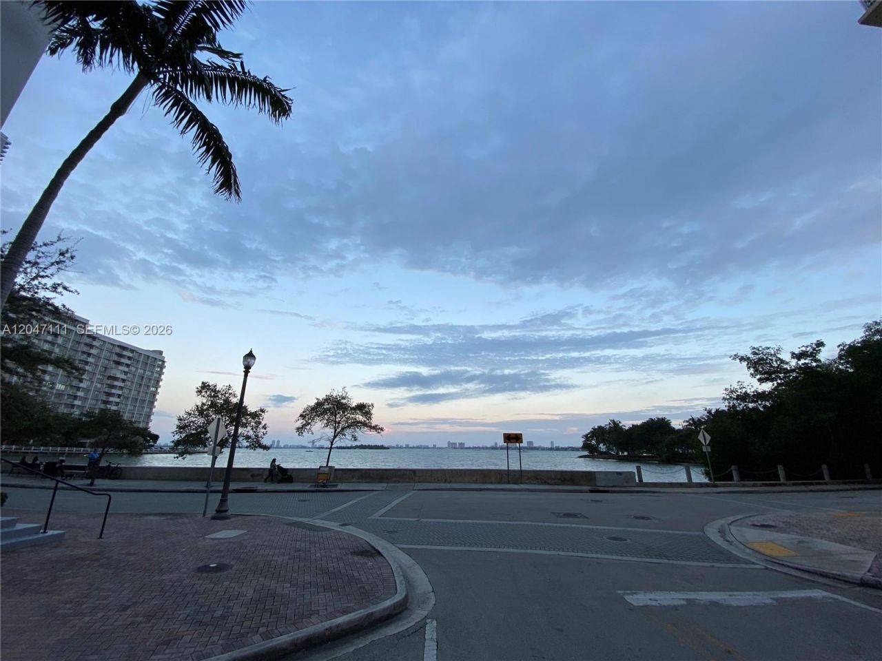 2001 Biscayne Blvd , Unit 3203, Miami, FL 33137 Photo