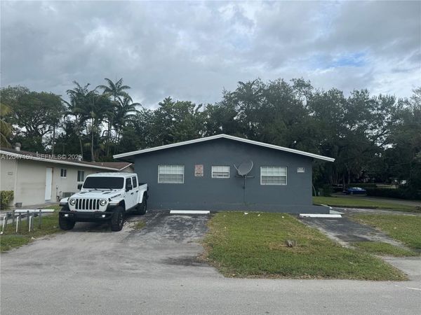353 SW 19th Ave , Fort Lauderdale, FL 33312
