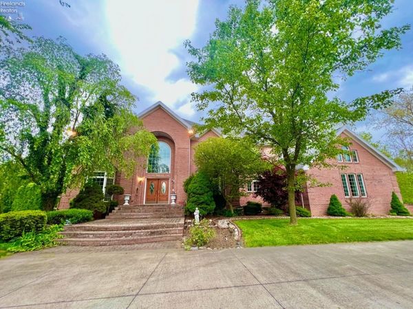 106 Sycamore Woods Lane, Tiffin, OH 44883