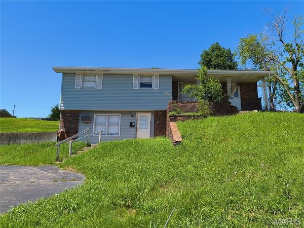 2200 Main Street , Scott City, MO 63780