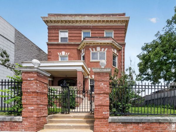 4541 S Forrestville Avenue , Chicago, IL 60653