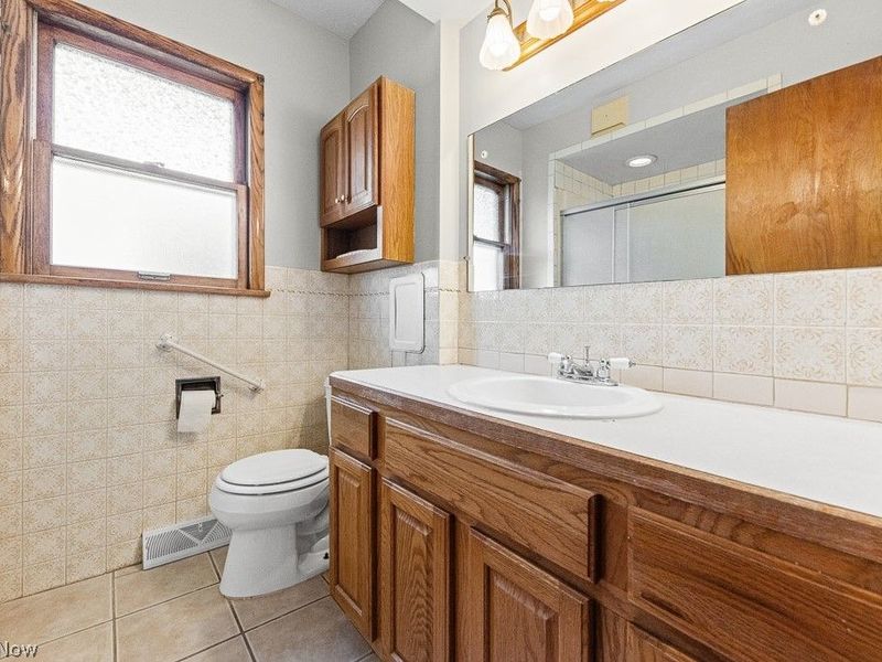681 Newton Avenue, Barberton, OH 44203 Photo 18