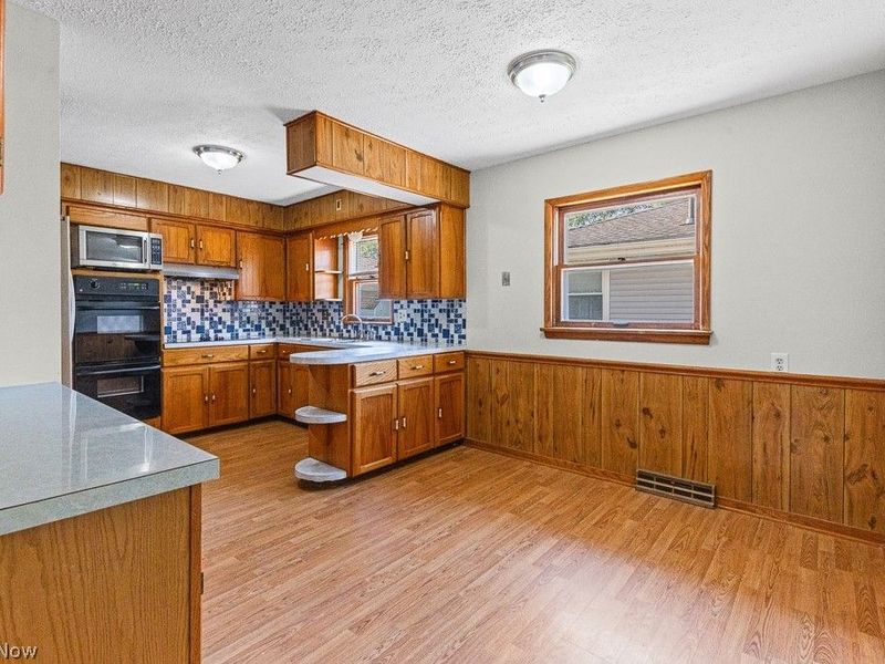 681 Newton Avenue, Barberton, OH 44203 Photo 7